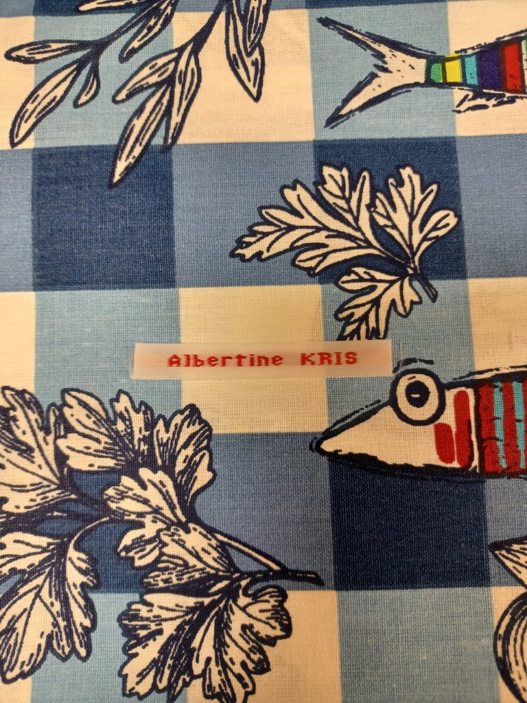 Exemple d'étiquette tissée personalisée idéale pour les vêtements de vos enfants à école